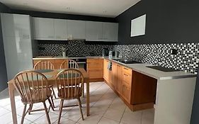 Petite maison de village 2